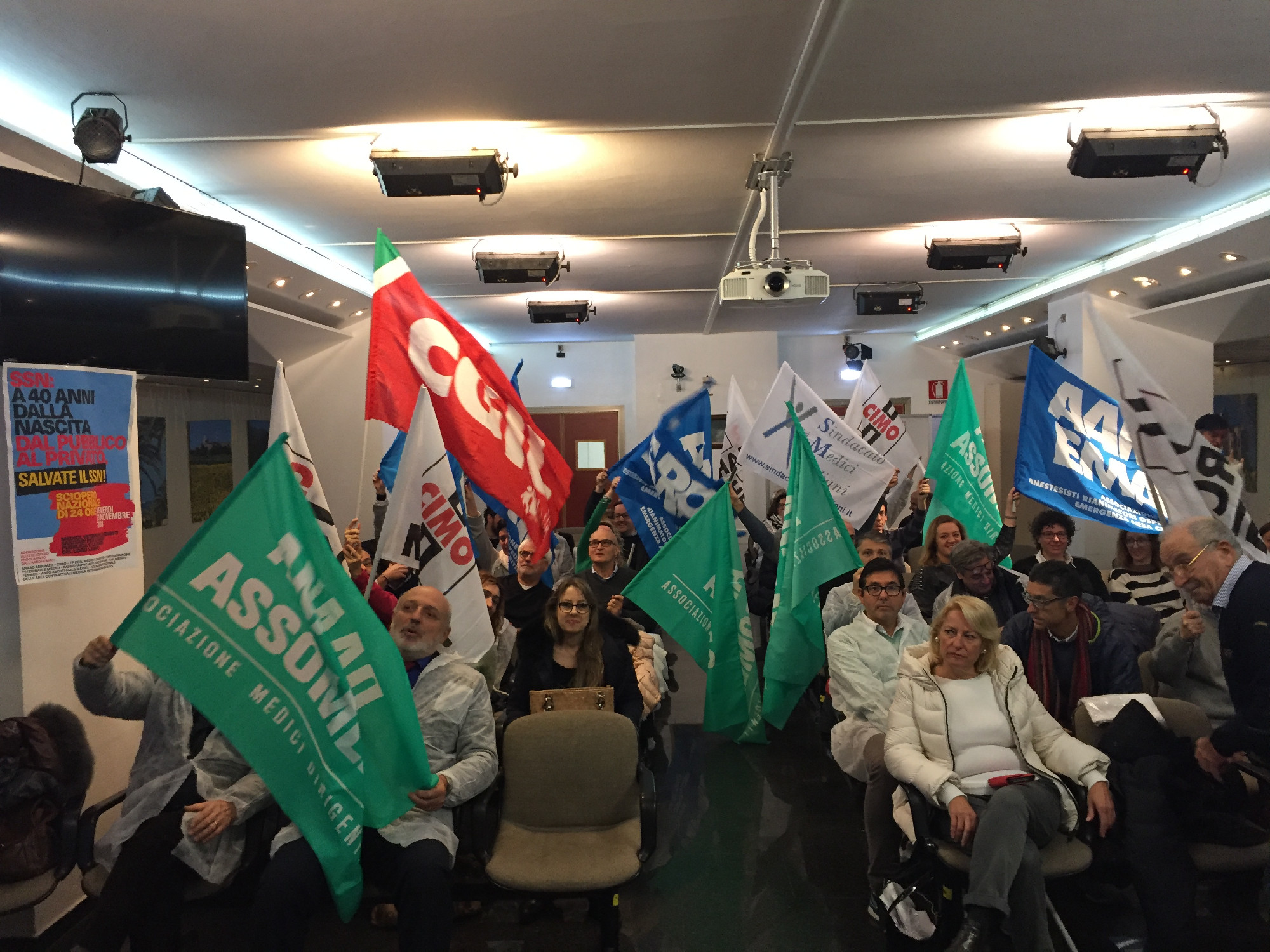 I medici ospedalieri in sciopero, rischio blocco per le sale operatorie I medici ospedalieri in sciopero, rischio blocco per le sale operatorie