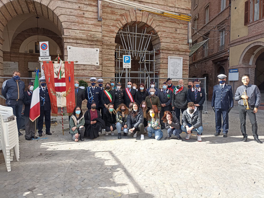 Centenario Milite Ignoto e festa dell'Unità nazionale, le celebrazioni in  provincia di Macerata (FOTO) - Picchio News - Il giornale tra la gente per  la gente