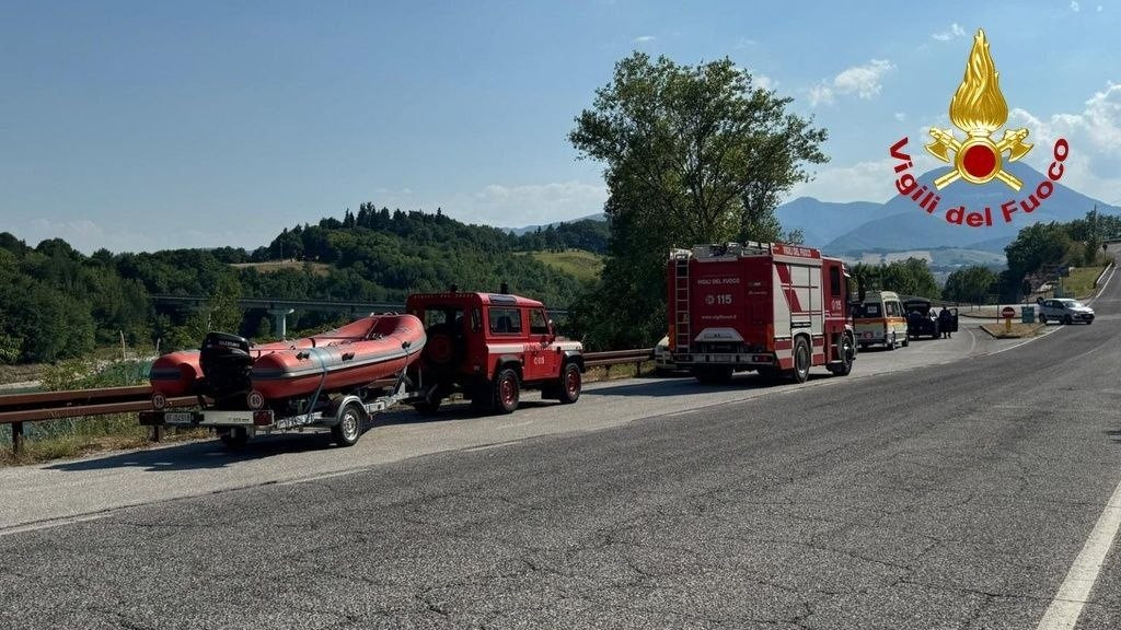vigili-fuoco-lago-castreccioni