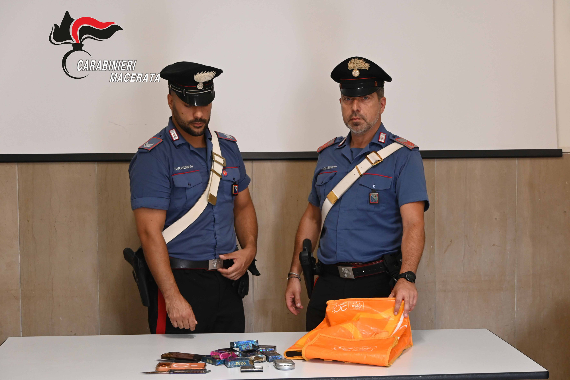 macerata-arresto-droga-carabinieri