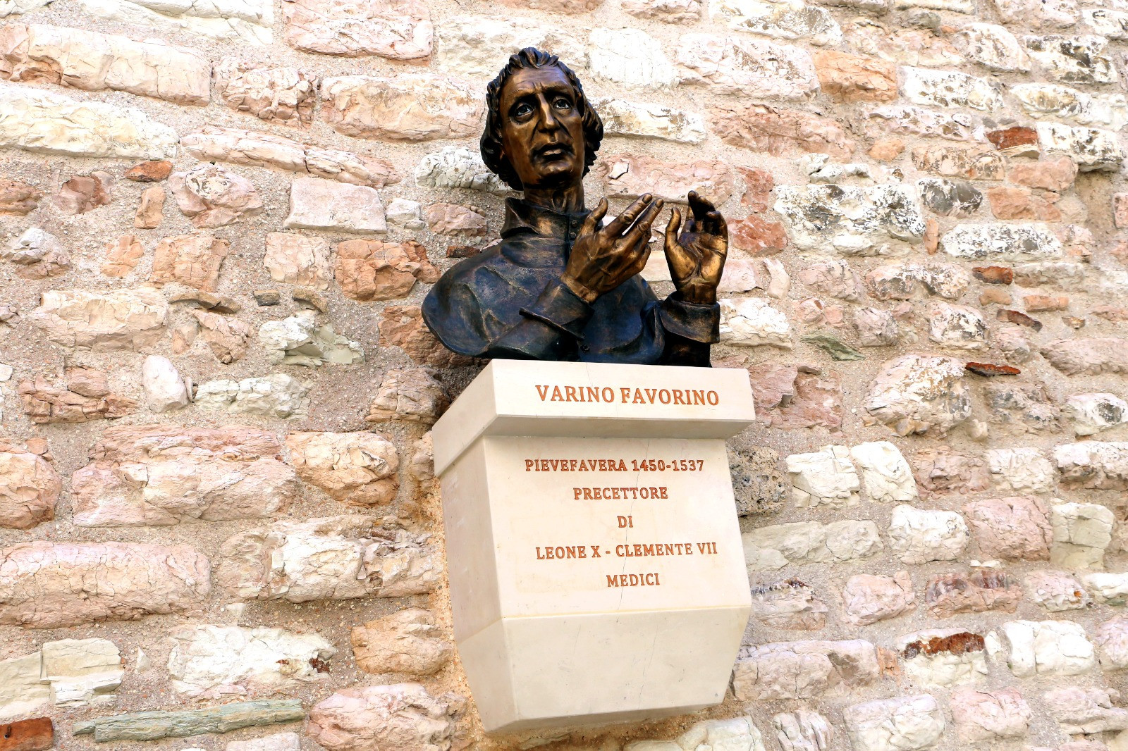 varino-favorino