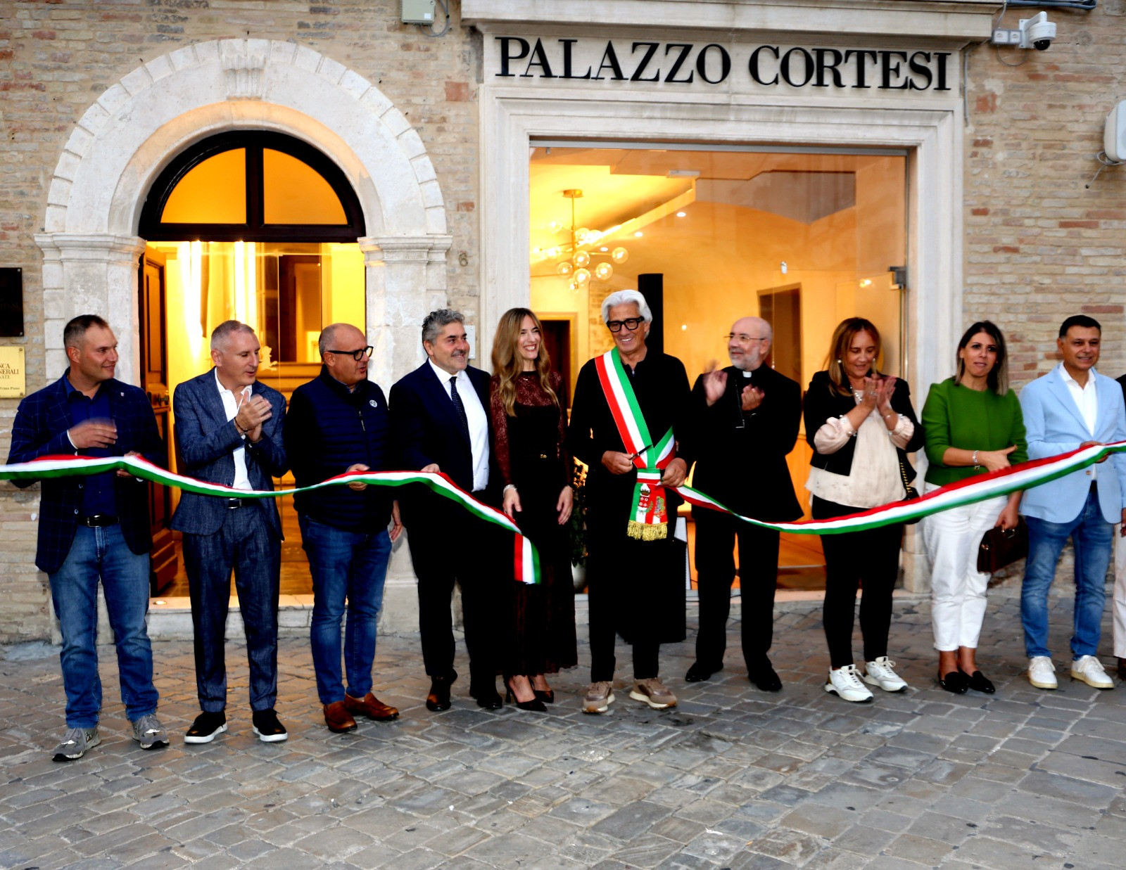 palazzo-cortesi-inaugurazione-taglio-del-nastro
