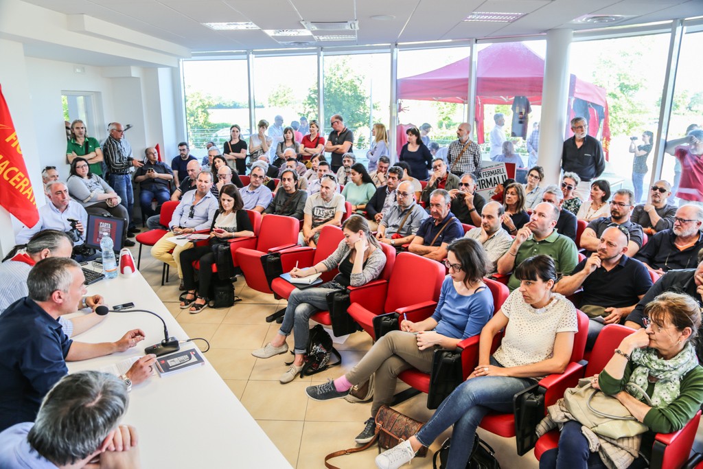 Conferenza stampa cgil-fiom-massimo landini-piedirpa-macerata 13-06-16--2