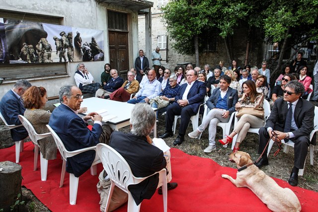 Presentazione Libro Andrea Angeli Nella redzione di Picchio News a Macerata_3