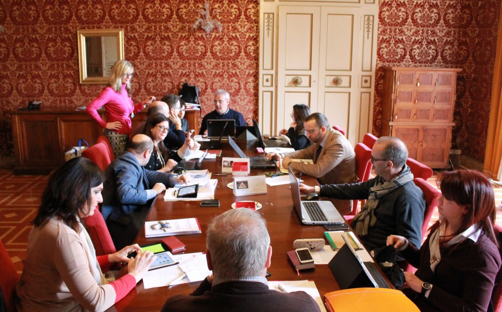 Macerata. Prima riunione digitale della Gunta