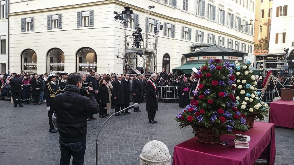 Arrivo-papa-roma-piazza-di-spagna (7)