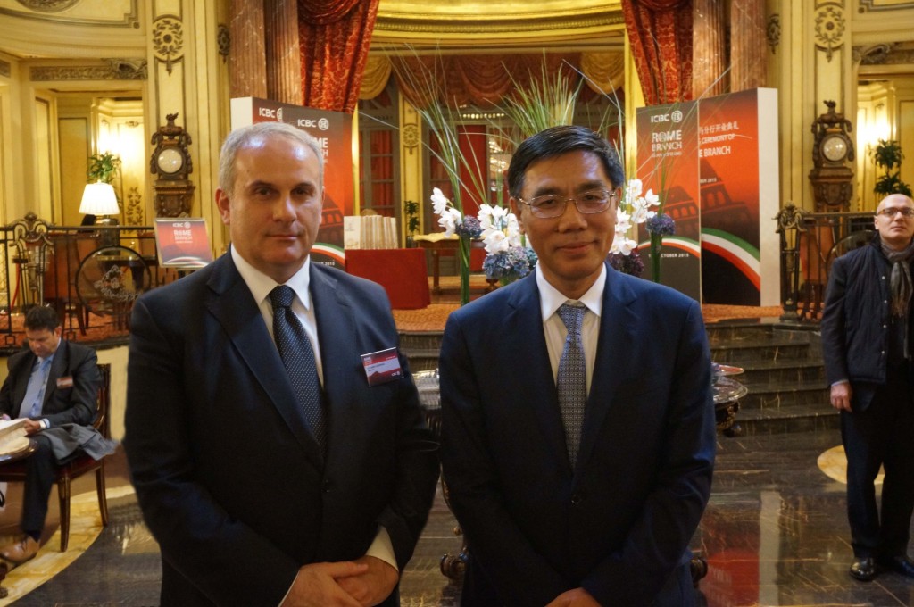 da sinistra Sig. Stefano Cardinali, Mr. Jiang Jianqing il chairman della ICBC