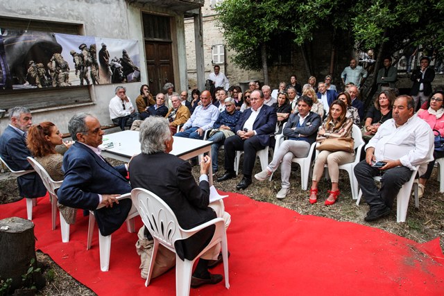 Presentazione Libro Andrea Angeli Nella redzione di Picchio News a Macerata_11