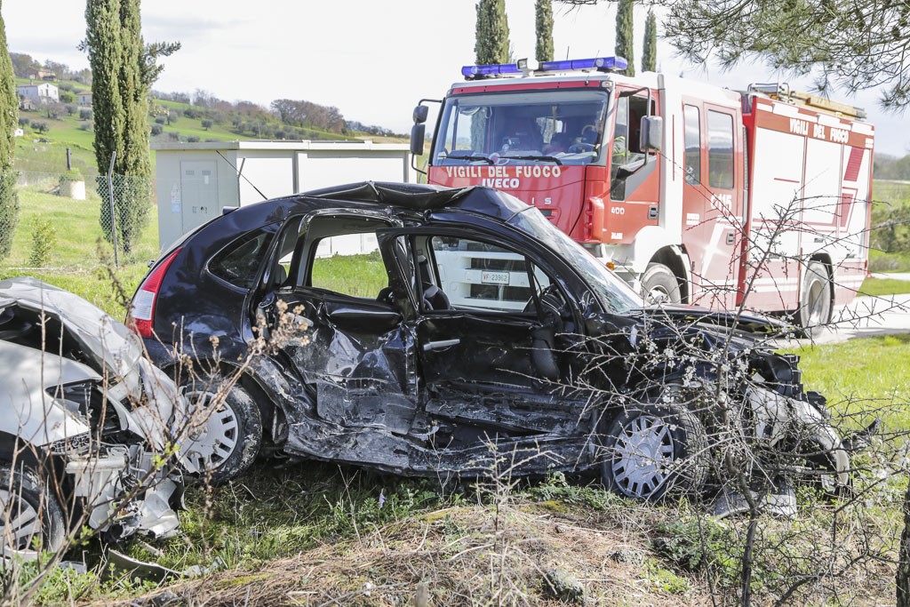 Incidente-Contrada-Castelletta-Potenza-Picena-7-Marzo-20164