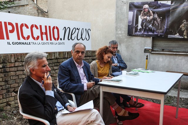 Presentazione Libro Andrea Angeli Nella redzione di Picchio News a Macerata