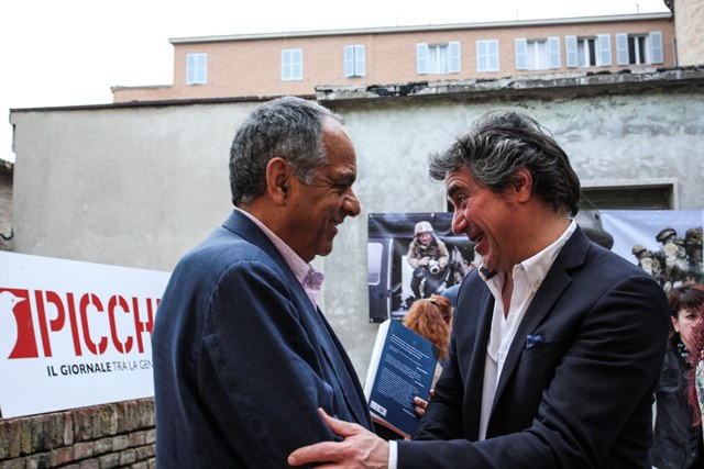 Presentazione Libro Andrea Angeli Nella redzione di Picchio News a Macerata_14