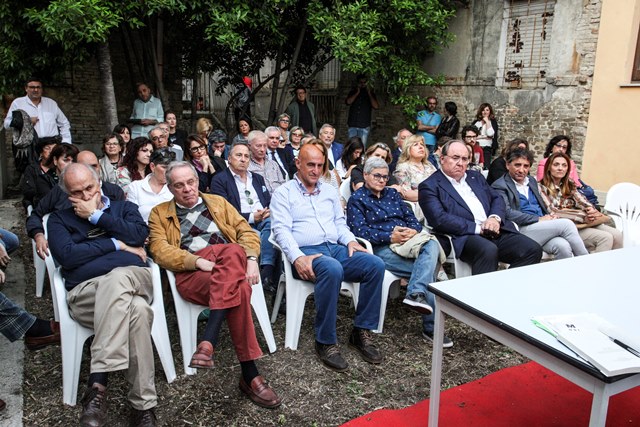 Presentazione Libro Andrea Angeli Nella redzione di Picchio News a Macerata_7