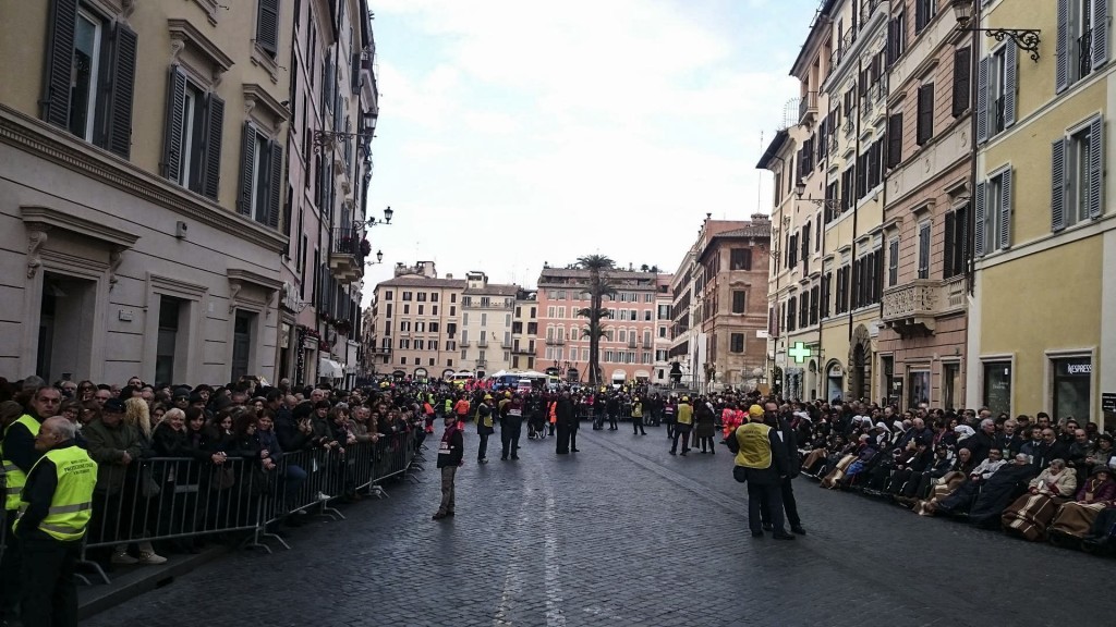 Arrivo-papa-roma-piazza-di-spagna (2)