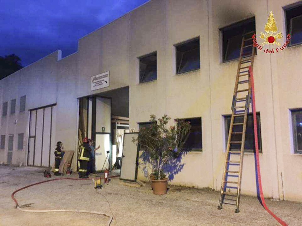 INCENDIO FALEGNAMERIA