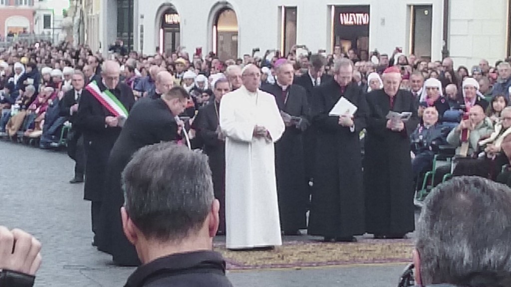 Arrivo-papa-roma-piazza-di-spagna (3)