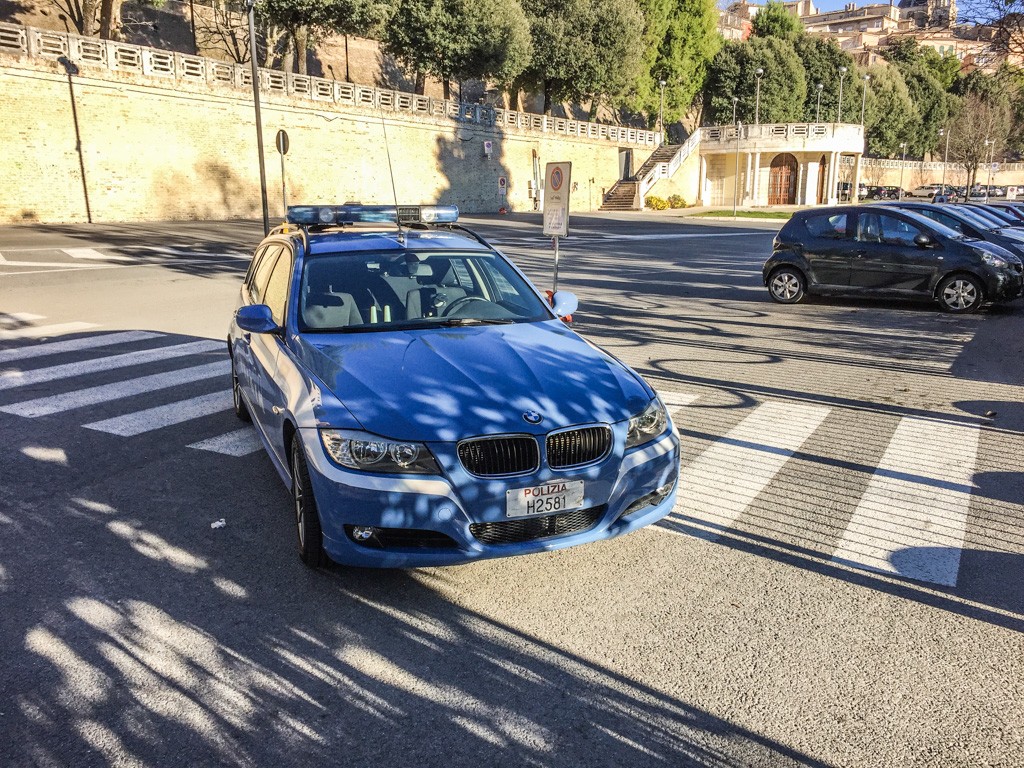 Blitz-Polizia-Cinofila-Giardini-Diaz-Macerata-Blotz-Anti-droga--5