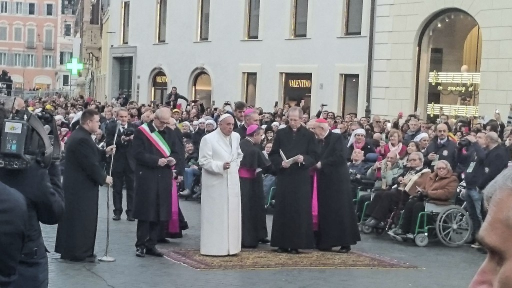 Arrivo-papa-roma-piazza-di-spagna (1)