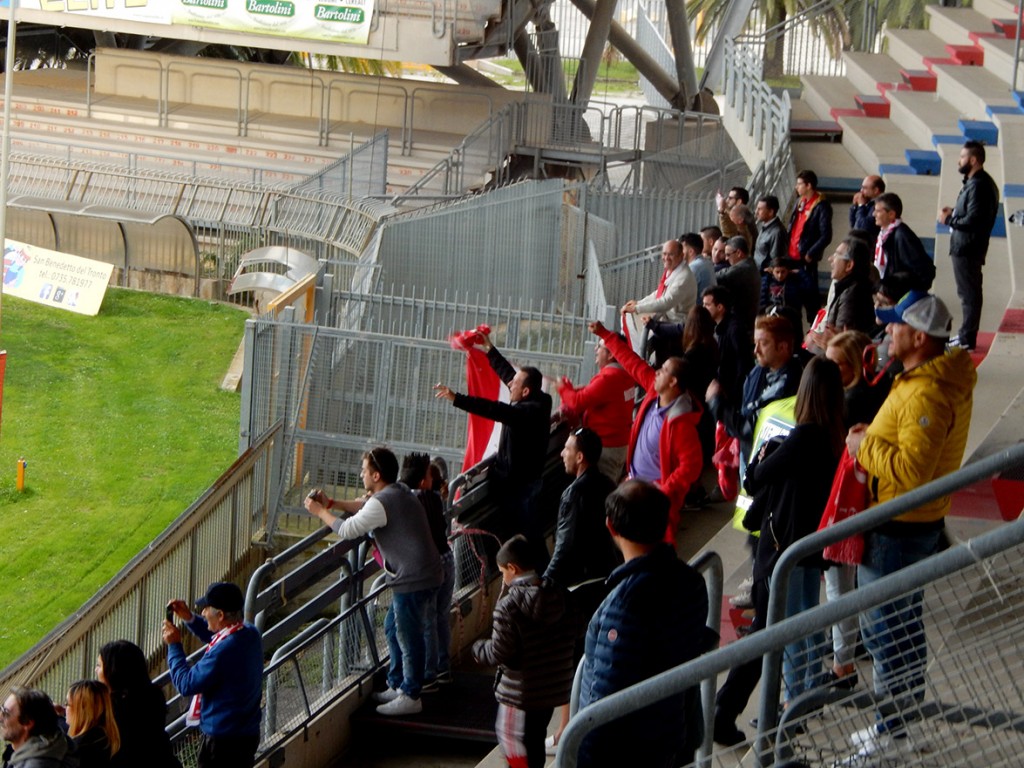 tifosi del Matelica a San Benedetto