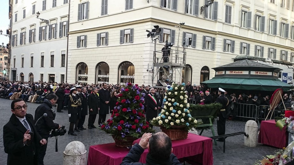 Arrivo-papa-roma-piazza-di-spagna (8)