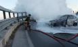 Osimo, si schianta contro il guardrail: auto divorata dalle fiamme (FOTO)