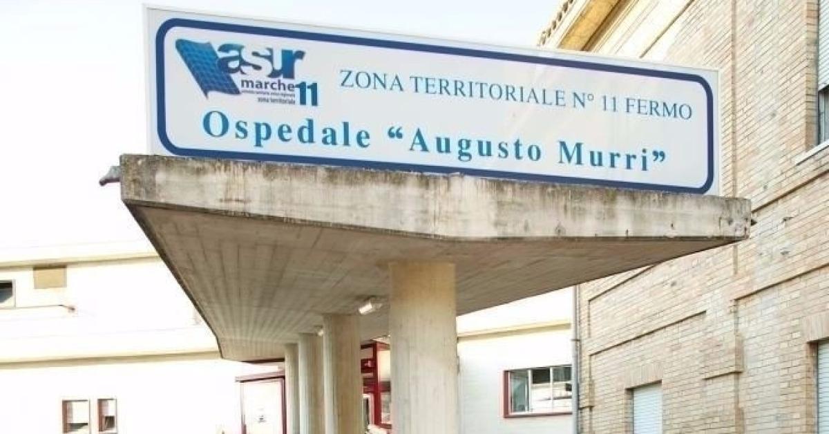 fermo uomo no mask e armato di coltello insulta e minaccia i sanitari dell ospedale murri picchio news il giornale tra la gente per la gente