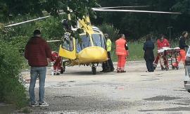 Gagliole, cade con la moto: trasportato a Torrette in eliambulanza