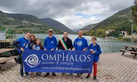 Tappa nei comuni del cratere per il camminatore Pedersoli. Con lui i volontari dell' Omphalos