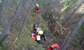Fiuminata, cade con la bici in un dirupo: soccorso dal 118 e dai vigili del fuoco