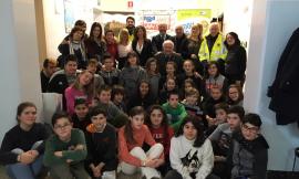 "Amici per lo sport" di Falconara dona materiale didattico all'istituto comprensivo di San Ginesio