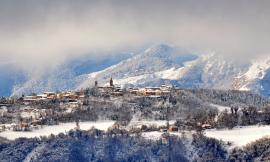Colmurano imbiancata dalla neve: le suggestive foto di Mario Lambertucci