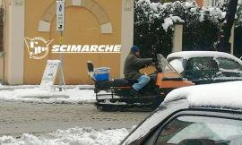 Civitanova, in motoslitta per le vie del centro
