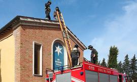 Tolentino, rimossa la croce della chiesa della "Stelluccia" per motivi di sicurezza