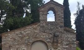Sciacalli nella chiesa terremotata: rubata una campana, aperto l'ossario