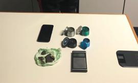 Droga in casa: denunciato 19enne