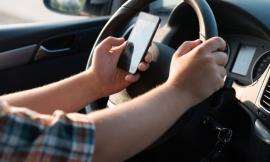 Chat e sms al volante: i nuovi accertamenti della Polizia sui sinistri stradali causati da distrazioni tecnologiche