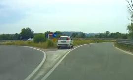 Civitanova, auto ferma all'imbocco della superstrada. Ma non era un guasto
