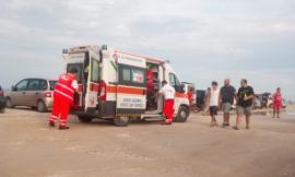 Ragazzo disabile rischia di annegare: salvato in extremis