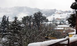 Tolentino, numerosi interventi in città per i disagi causati dalla neve: chiusi temporaneamente alcuni viali
