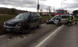 Matelica, scontro tra due auto lungo la SP. 256, non ci sono feriti
