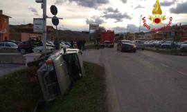 San Ginesio, pauroso incidente tra due auto lungo la SP. 78: non ci sono feriti gravi