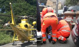 Pioraco, due operai travolti da un'auto lungo la Strada Provinciale 361: sono gravi