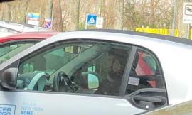 Macerata, misteriosa visita mattutina "mordi e fuggi" di Maurizio Martina (FOTO)