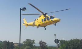 Montecosaro, braccio meccanico si spezza: 51enne cade da 4 metri e si schianta al suolo