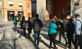 San Severino, i volontari del'associazione "Mondo Libero dalla Droga" all'ITTS Divini