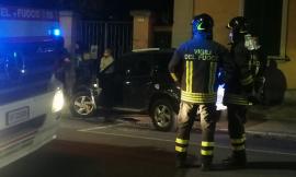 Sforzacosta, ragazza perde il controllo del proprio mezzo e tampona due auto in sosta (FOTO)
