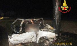 Colbuccaro, si schianta contro un albero e l'auto prende fuoco: perde la vita Massimo Verdini (FOTO)