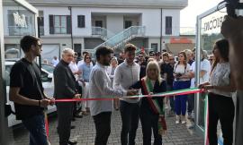 San Severino, ripresa post sisma: due fratelli avviano una concessionaria d'auto. Gli auguri del sindaco Piermattei