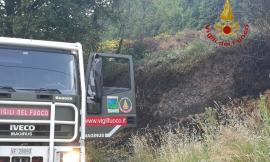 Valfornace, incendio all'interno del Parco dei Monti Sibillini (FOTO)