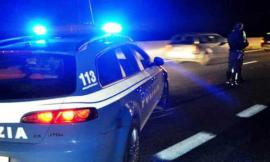 Macerata, ubriaco fradicio si schianta contro il guard-rail: era senza patente