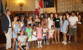 Macerata, solidarietà al popolo saharawi: la visita in Consiglio comunale dei bambini del campo profughi